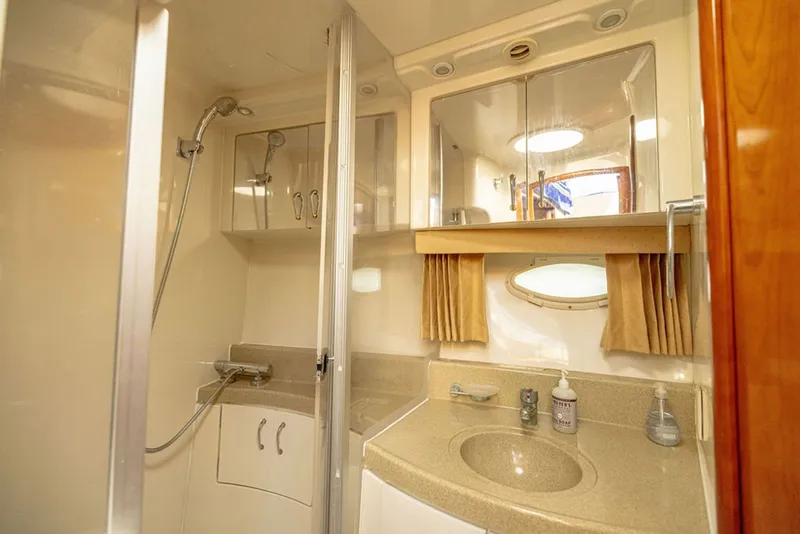 Slide: The Image of Carver Yachts 360 Sport Sedan 2004 - 8604108