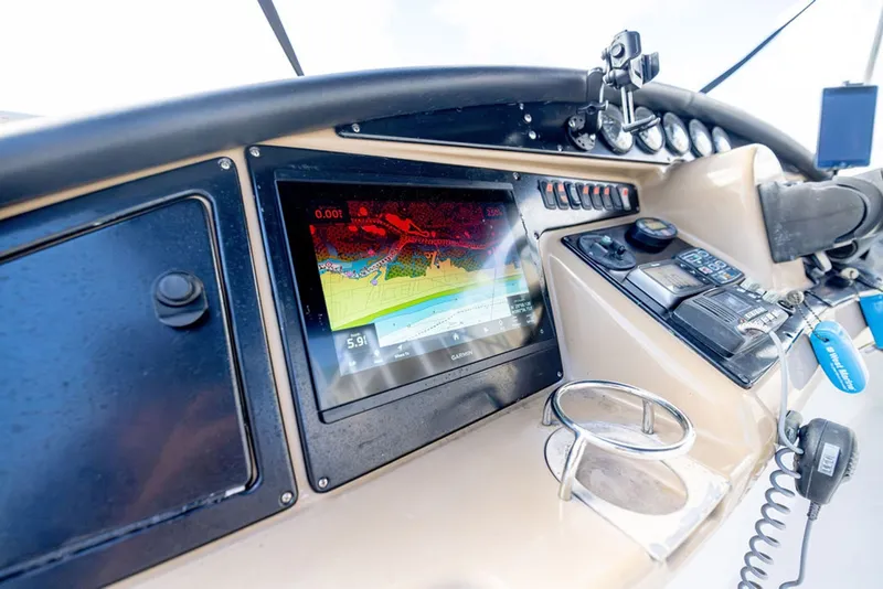 Slide: The Image of Carver Yachts 360 Sport Sedan 2004 - 8604076