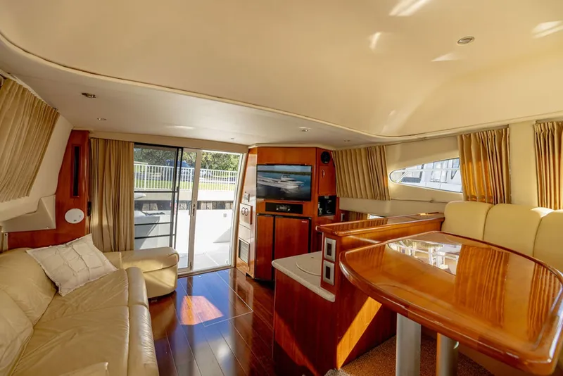 Slide: The Image of Carver Yachts 360 Sport Sedan 2004 - 8604097