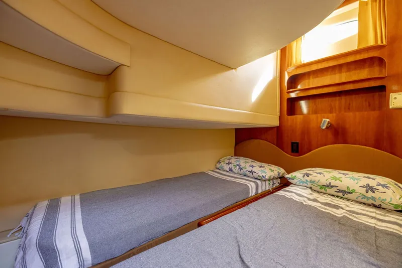 Slide: The Image of Carver Yachts 360 Sport Sedan 2004 - 8604107