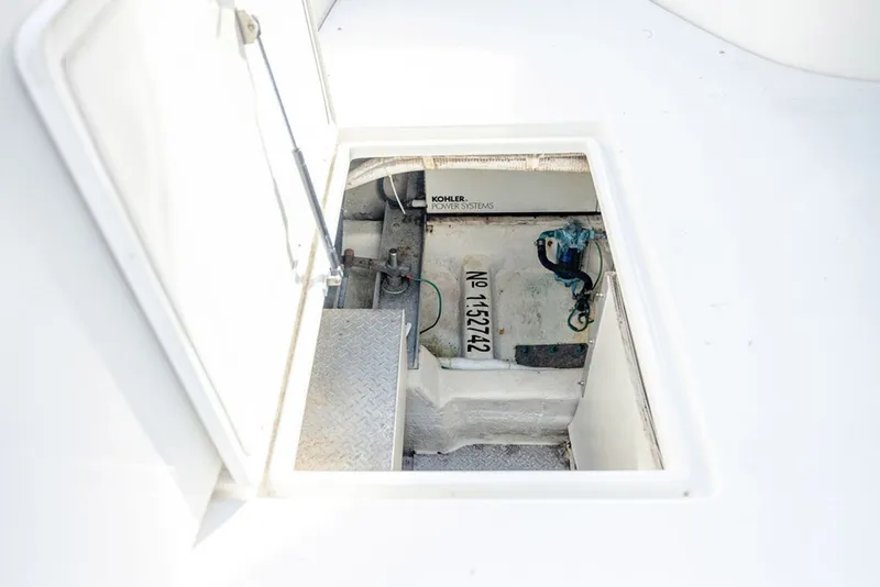 Slide: The Image of Carver Yachts 360 Sport Sedan 2004 - 8604111