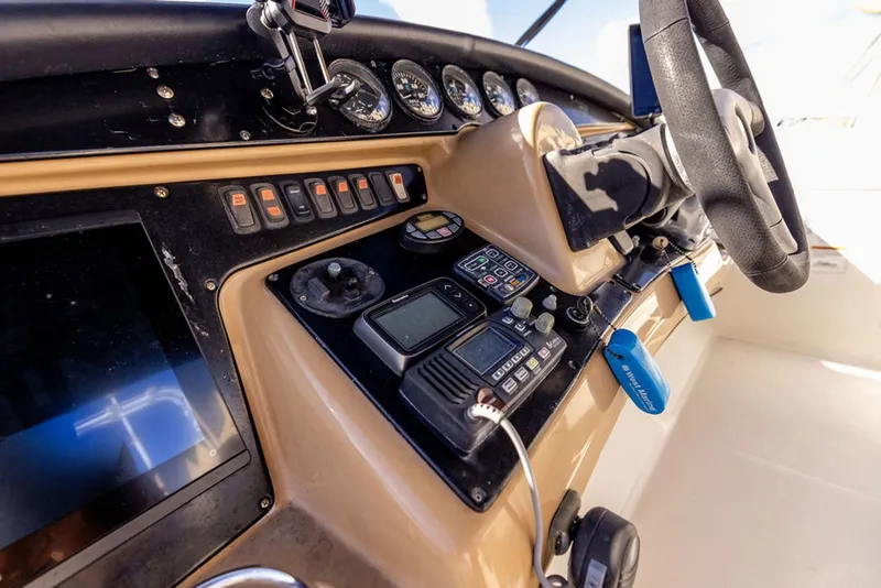Slide: The Image of Carver Yachts 360 Sport Sedan 2004 - 8604082