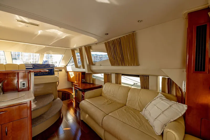 Slide: The Image of Carver Yachts 360 Sport Sedan 2004 - 8604093