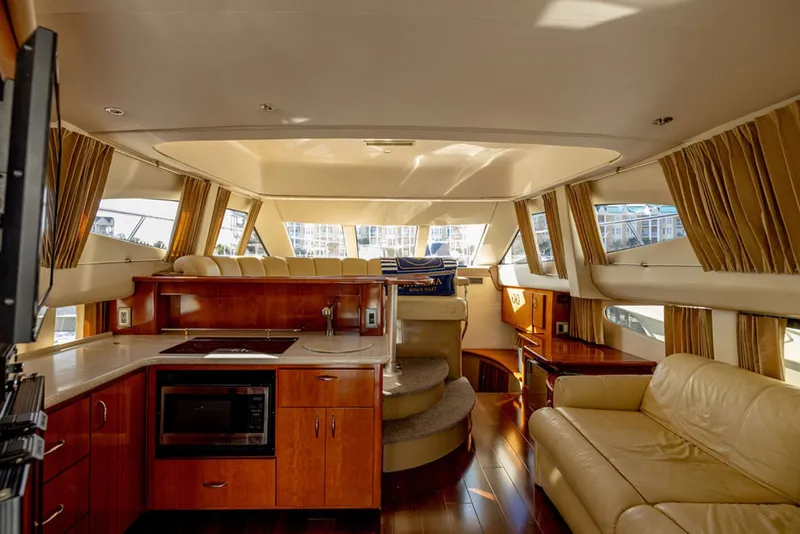 Slide: The Image of Carver Yachts 360 Sport Sedan 2004 - 8604103