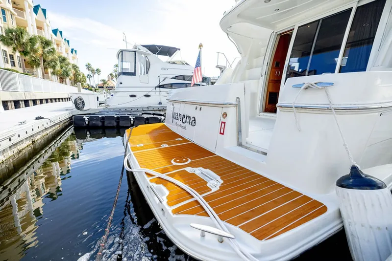 Slide: The Image of Carver Yachts 360 Sport Sedan 2004 - 8604115