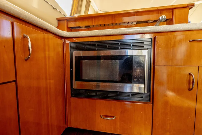 Slide: The Image of Carver Yachts 360 Sport Sedan 2004 - 8604099