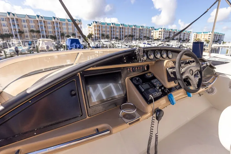 Slide: The Image of Carver Yachts 360 Sport Sedan 2004 - 8604078