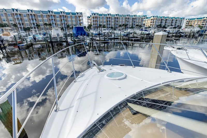 Slide: The Image of Carver Yachts 360 Sport Sedan 2004 - 8604087