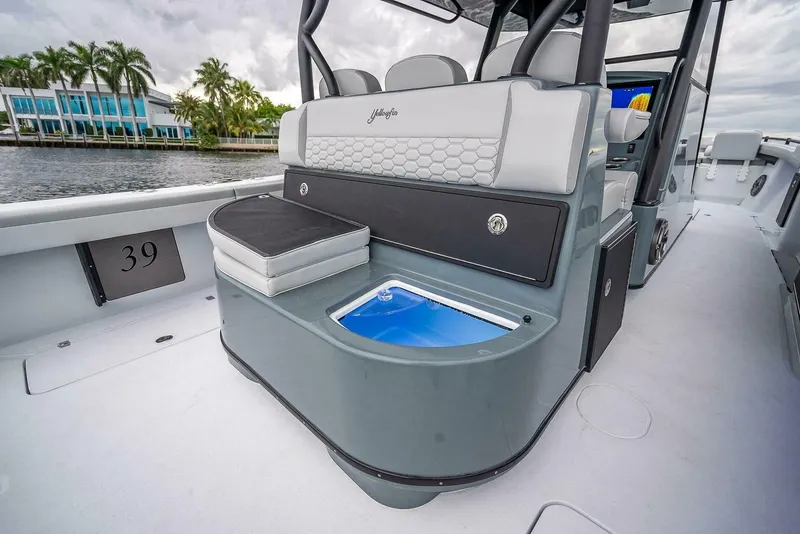 Slide: The Image of Yellowfin 39 Offshore 2024 - 8633032