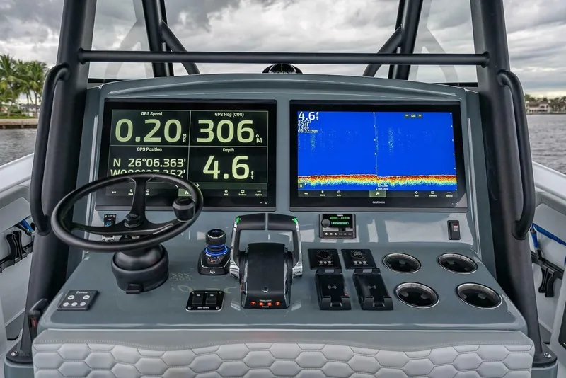 Slide: The Image of Yellowfin 39 Offshore 2024 - 8632963