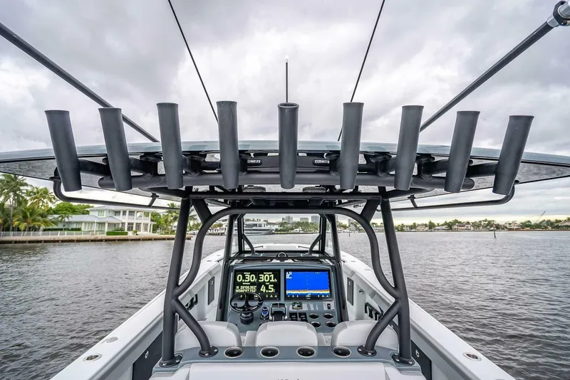 Slide: The Image of Yellowfin 39 Offshore 2024 - 8632964