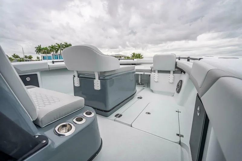 Slide: The Image of Yellowfin 39 Offshore 2024 - 8632855