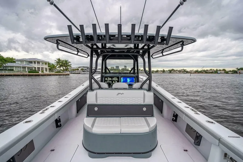 Slide: The Image of Yellowfin 39 Offshore 2024 - 8633122