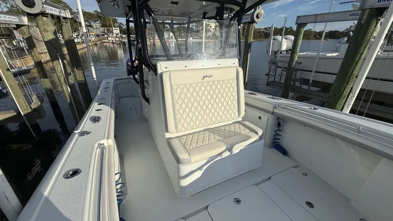 Slide: The Image of Yellowfin 32 Offshore 2022 - 8629028