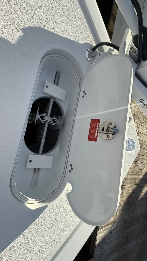 Slide: The Image of Yellowfin 32 Offshore 2022 - 8629027