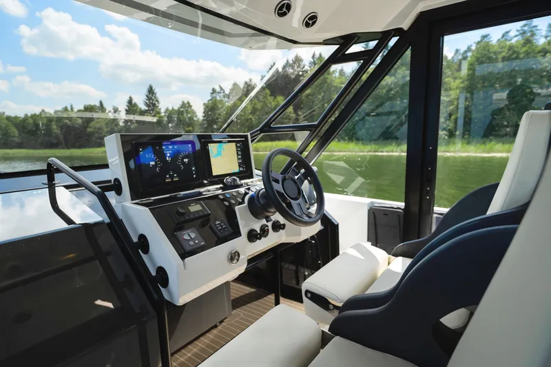 Slide: The Image of De Antonio D36 Cabin 2027 - 8632122