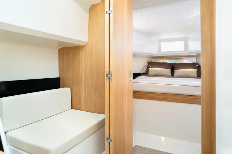 Slide: The Image of De Antonio D36 Cabin 2027 - 8632124