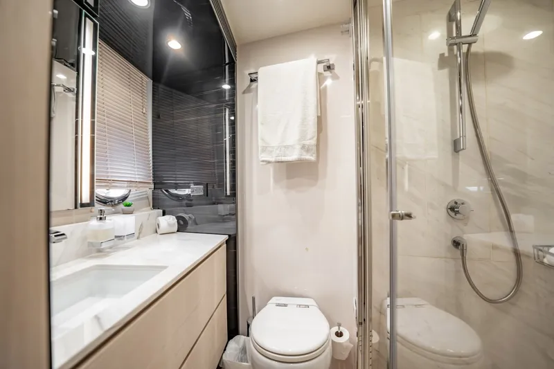 Slide: The Image of Azimut Fly 72 2020 - 8634148