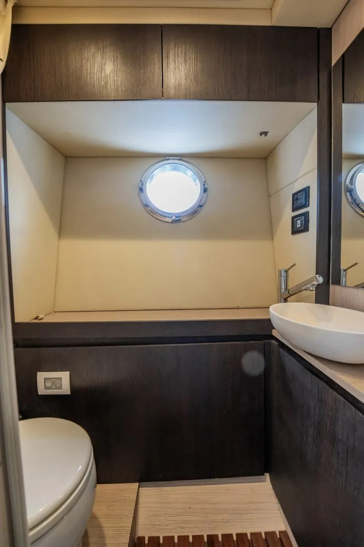 Slide: The Image of Azimut Fly 72 2020 - 8634154