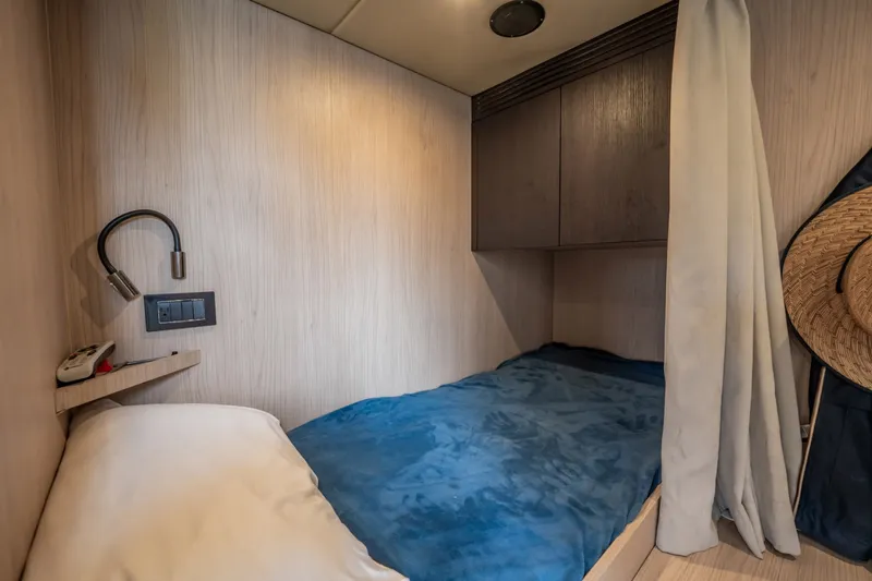 Slide: The Image of Azimut Fly 72 2020 - 8634150