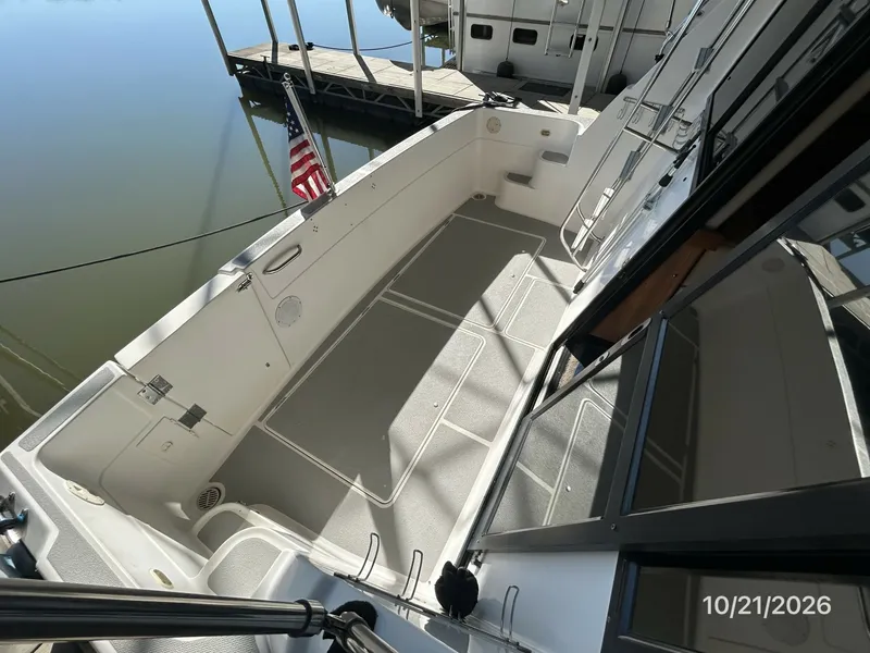 Slide: The Image of Bayliner 3988 aftdeck1 - 8634910