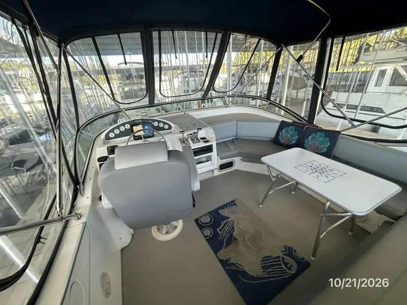 Slide: The Image of Bayliner 3988 flybridge forward - 8634925