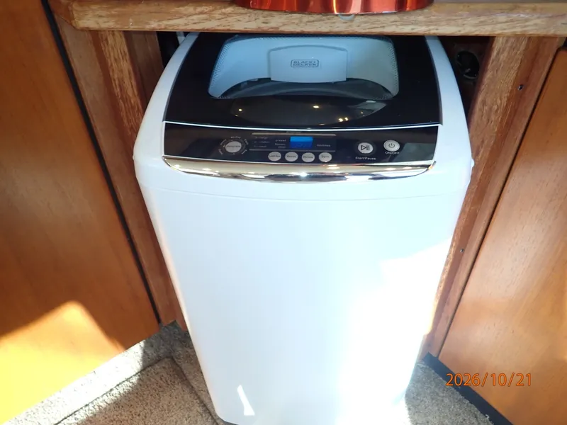 Slide: The Image of Bayliner 3988 washer - 8634974