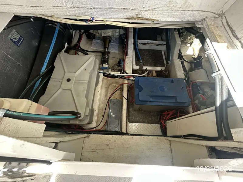 Slide: The Image of Bayliner 3988 engine room aft access2 - 8634921