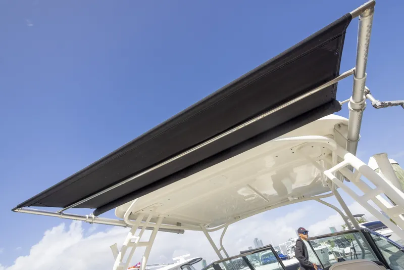Slide: The Image of Boston Whaler 270 Vantage 2019 - 8634539