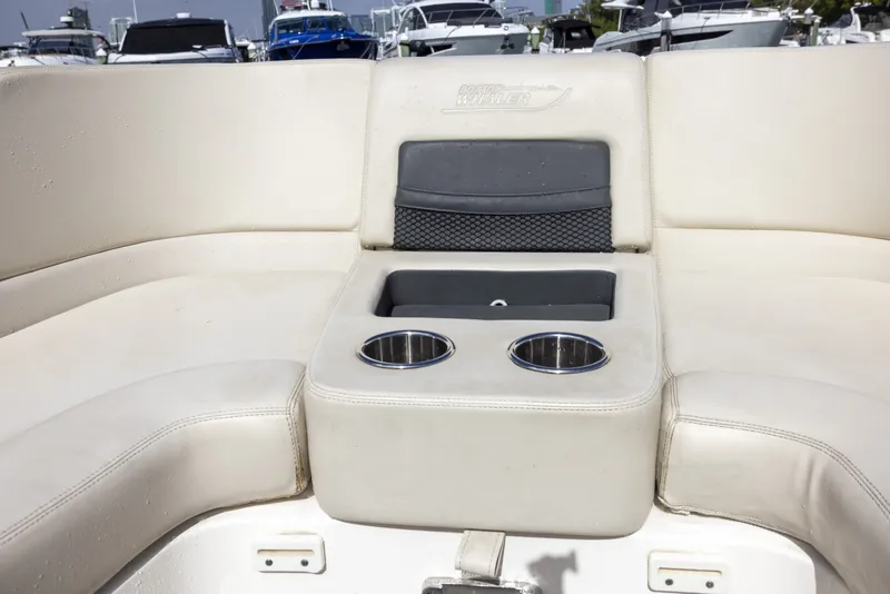 Slide: The Image of Boston Whaler 270 Vantage 2019 - 8634521
