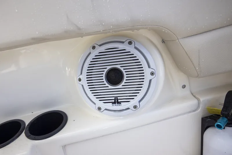 Slide: The Image of Boston Whaler 270 Vantage 2019 - 8634535