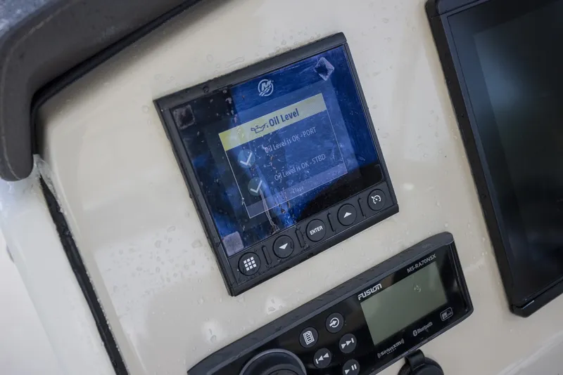 Slide: The Image of Boston Whaler 270 Vantage 2019 - 8634574