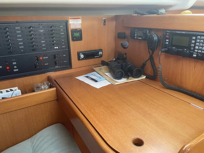 Slide: The Image of Wauquiez 40 Pilot Saloon 2002 - 8635005