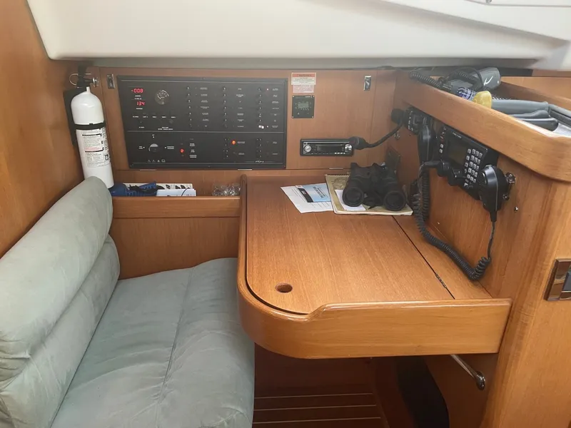 Slide: The Image of Wauquiez 40 Pilot Saloon 2002 - 8635007