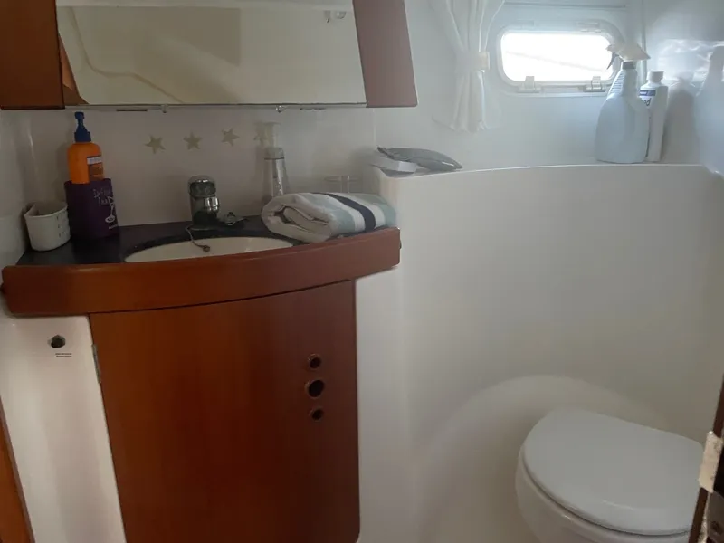 Slide: The Image of Wauquiez 40 Pilot Saloon 2002 - 8635011
