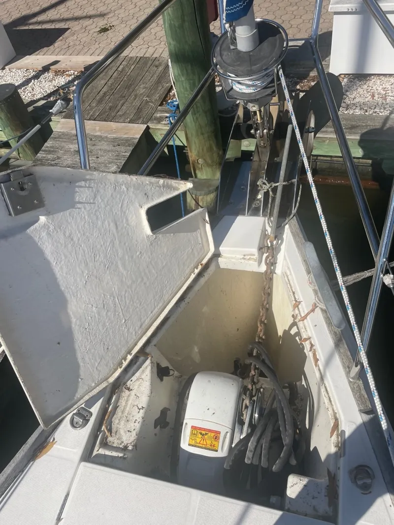 Slide: The Image of Wauquiez 40 Pilot Saloon 2002 - 8635025