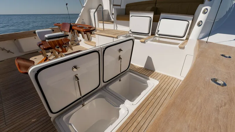Slide: The Image of 2015 Viking 76 Enclosed Bridge- CHULA- Cockpit - 8680171