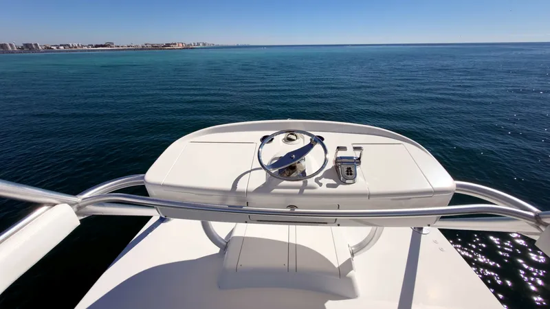 Slide: The Image of 2015 Viking 76 Enclosed Bridge- CHULA- Tower - 8680157