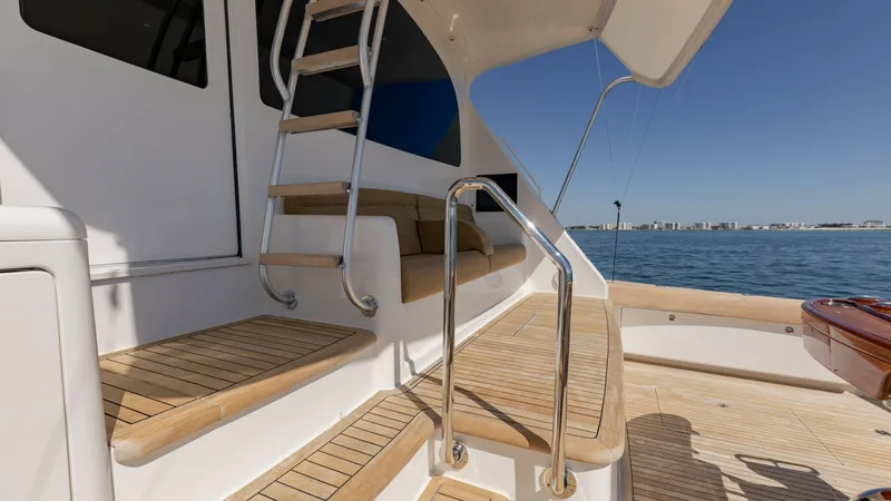 Slide: The Image of 2015 Viking 76 Enclosed Bridge- CHULA- Cockpit - 8680166