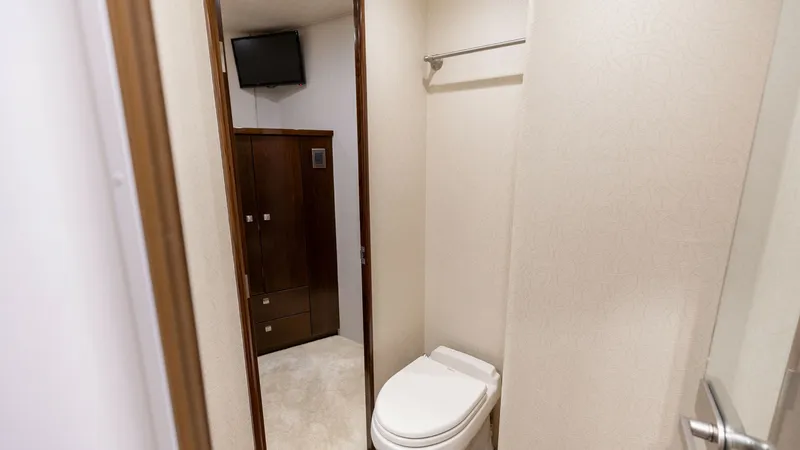 Slide: The Image of 2015 Viking 76 Enclosed Bridge- CHULA- Forward Head - 8680140