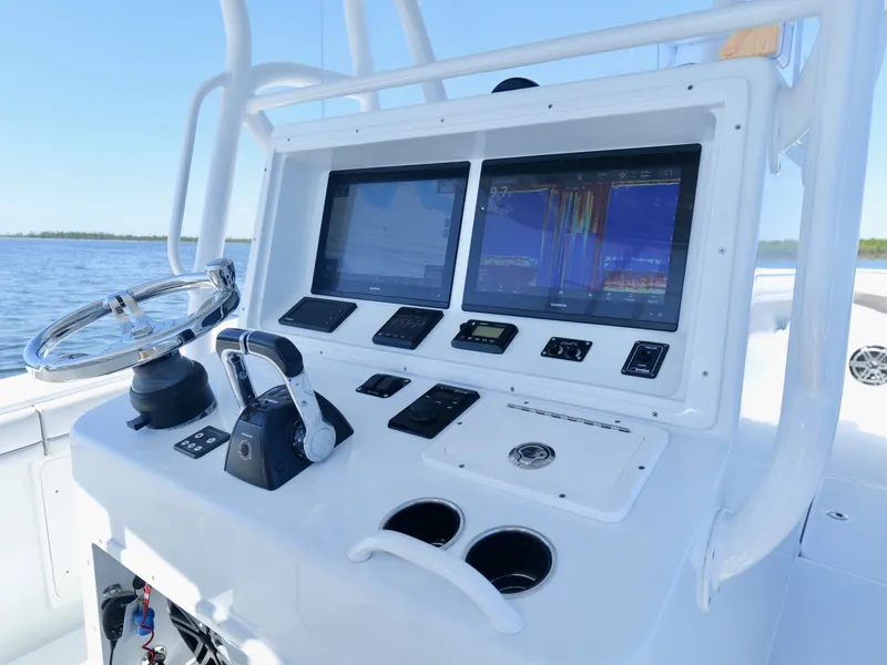 Slide: The Image of Yellowfin 36 Offshore 2017 - 8671453