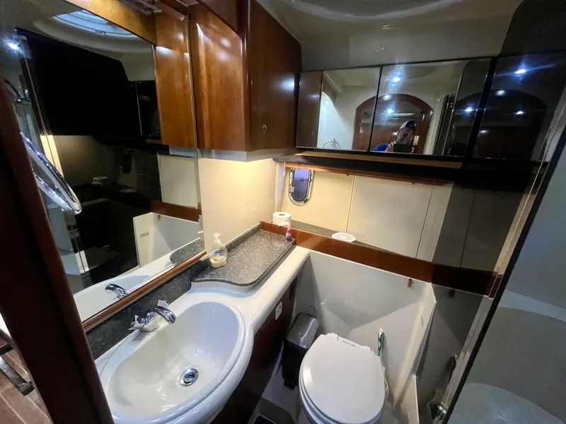 Slide: The Image of 2008 Cruisers Yachts 390 Sport Coupe - 8739040