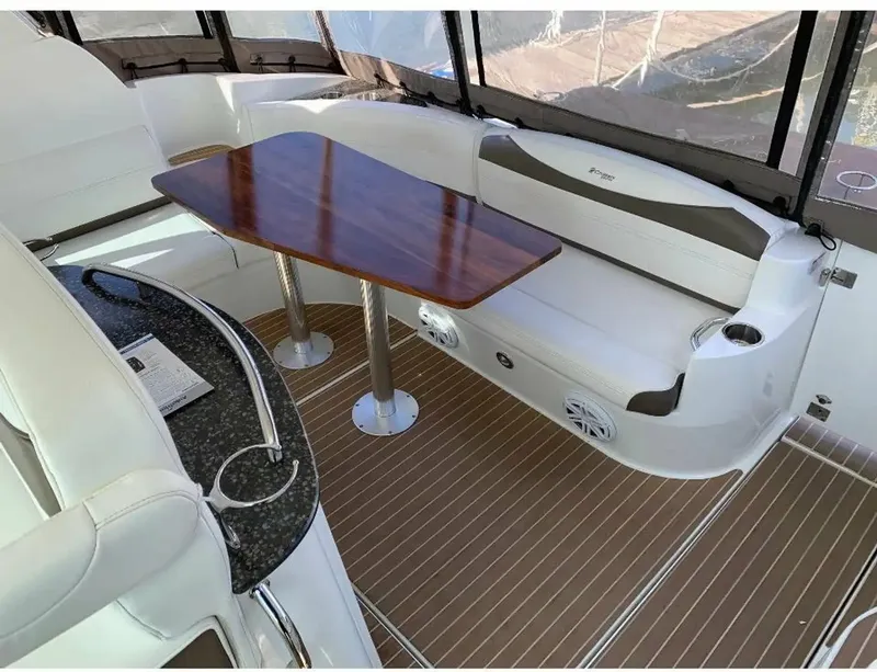 Slide: The Image of 2008 Cruisers Yachts 390 Sport Coupe - 8739019