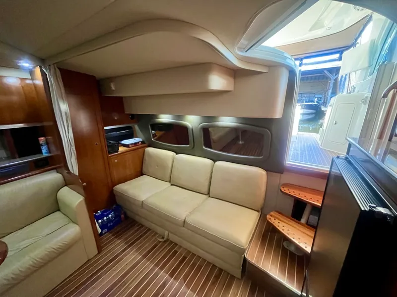 Slide: The Image of 2008 Cruisers Yachts 390 Sport Coupe - 8739028