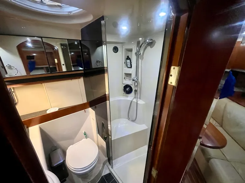Slide: The Image of 2008 Cruisers Yachts 390 Sport Coupe - 8739039
