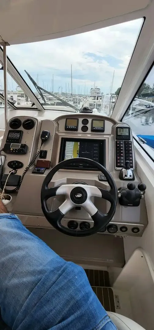 Slide: The Image of 2008 Cruisers Yachts 390 Sport Coupe - 8739025