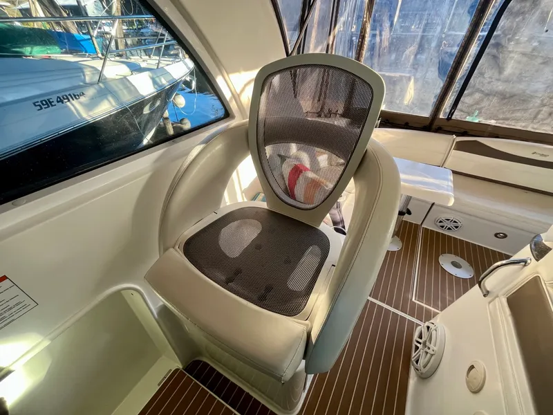 Slide: The Image of 2008 Cruisers Yachts 390 Sport Coupe - 8739027