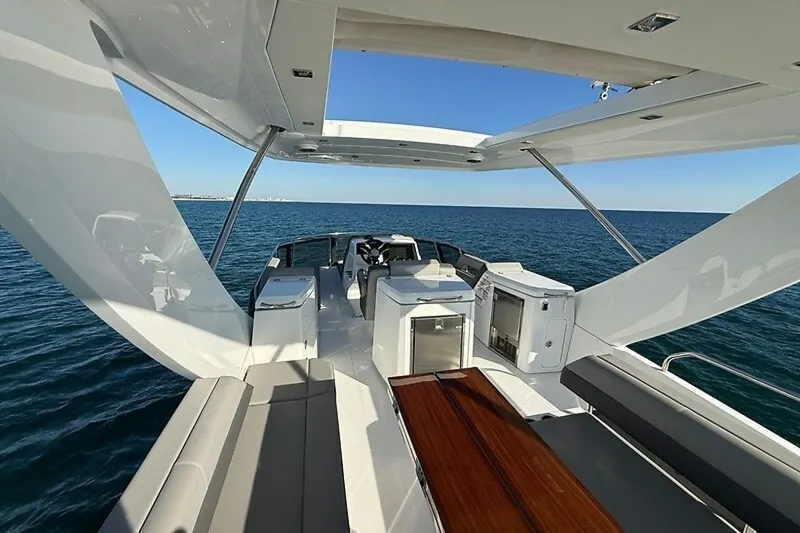 Slide: The Image of Cruisers 60 Fly 2023 - 8695206