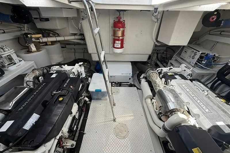 Slide: The Image of Cruisers 60 Fly 2023 - 8695207