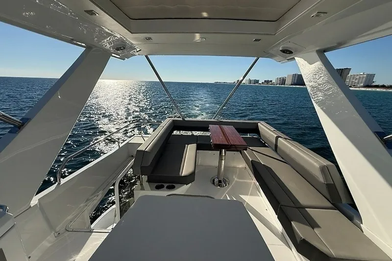 Slide: The Image of Cruisers 60 Fly 2023 - 8695198